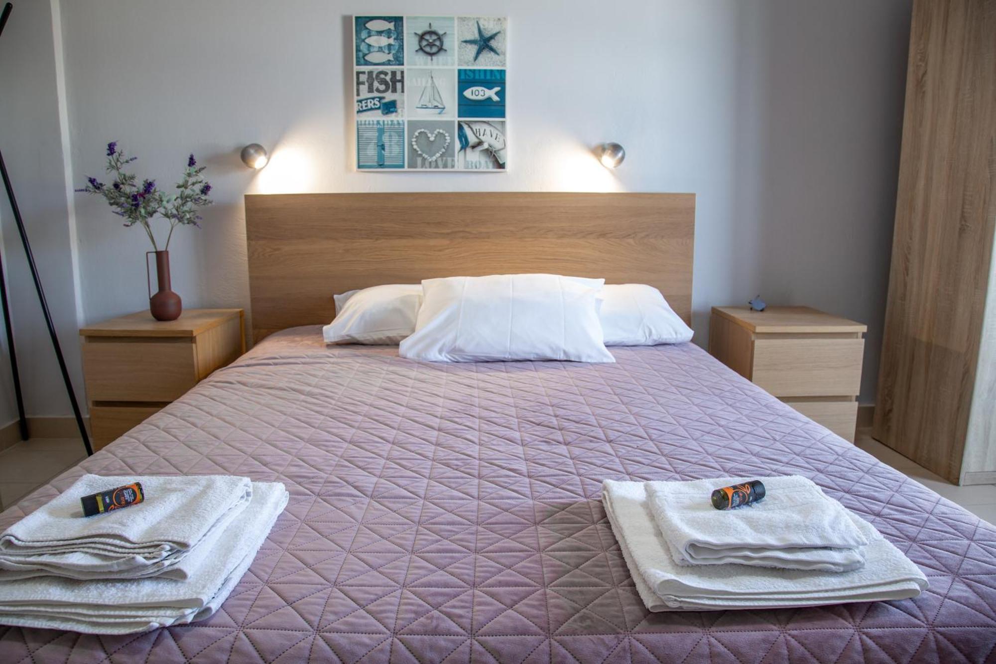 Nefeli Rooms Agia Marina  Ngoại thất bức ảnh