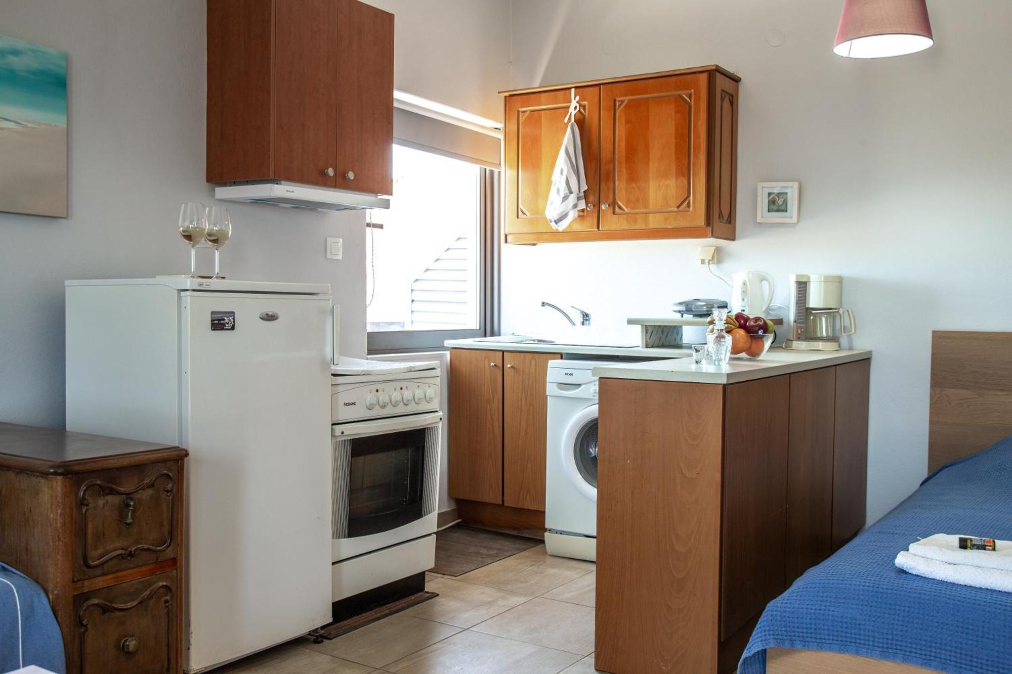 Nefeli Rooms Agia Marina  Ngoại thất bức ảnh