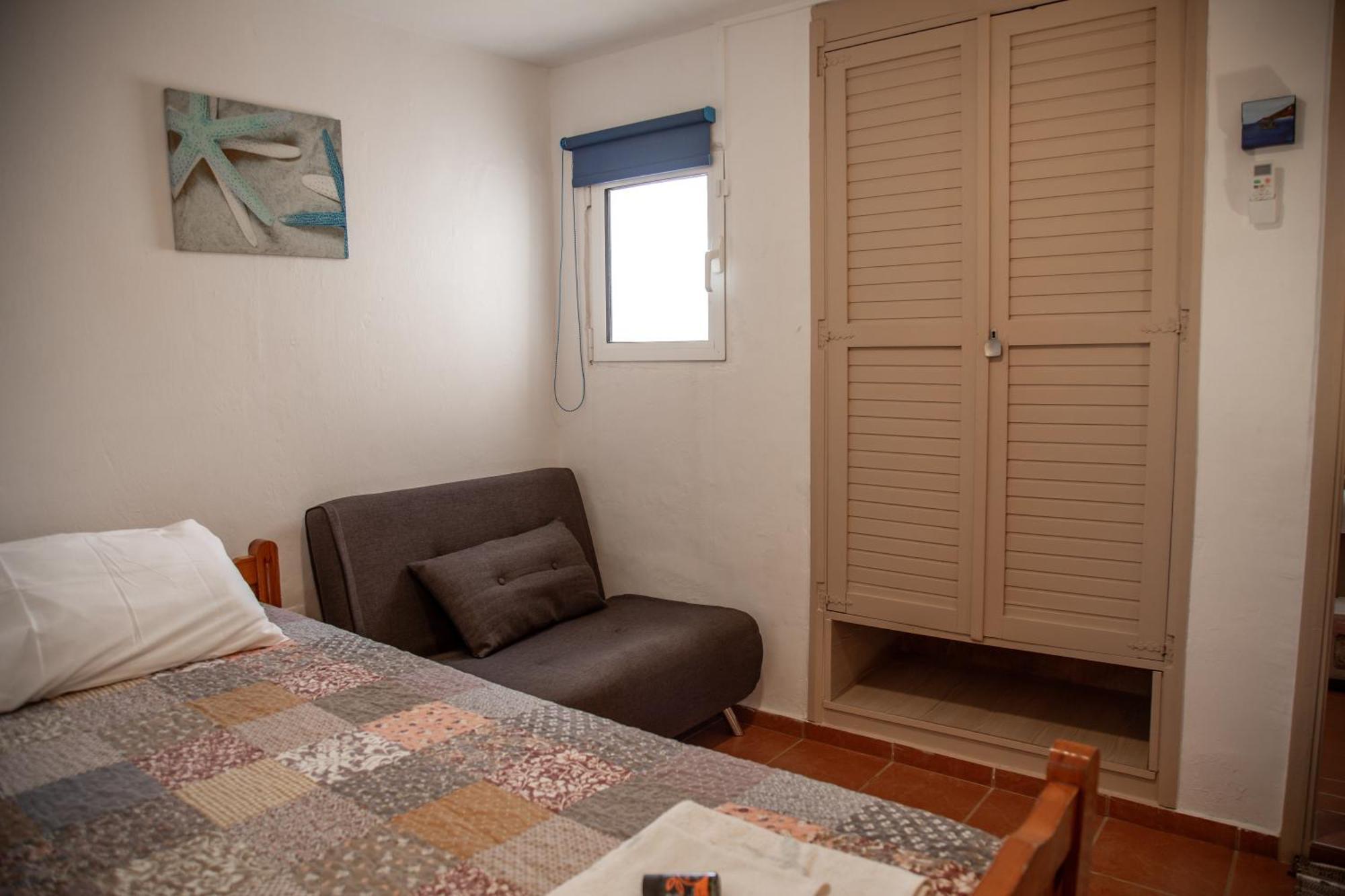 Nefeli Rooms Agia Marina  Ngoại thất bức ảnh