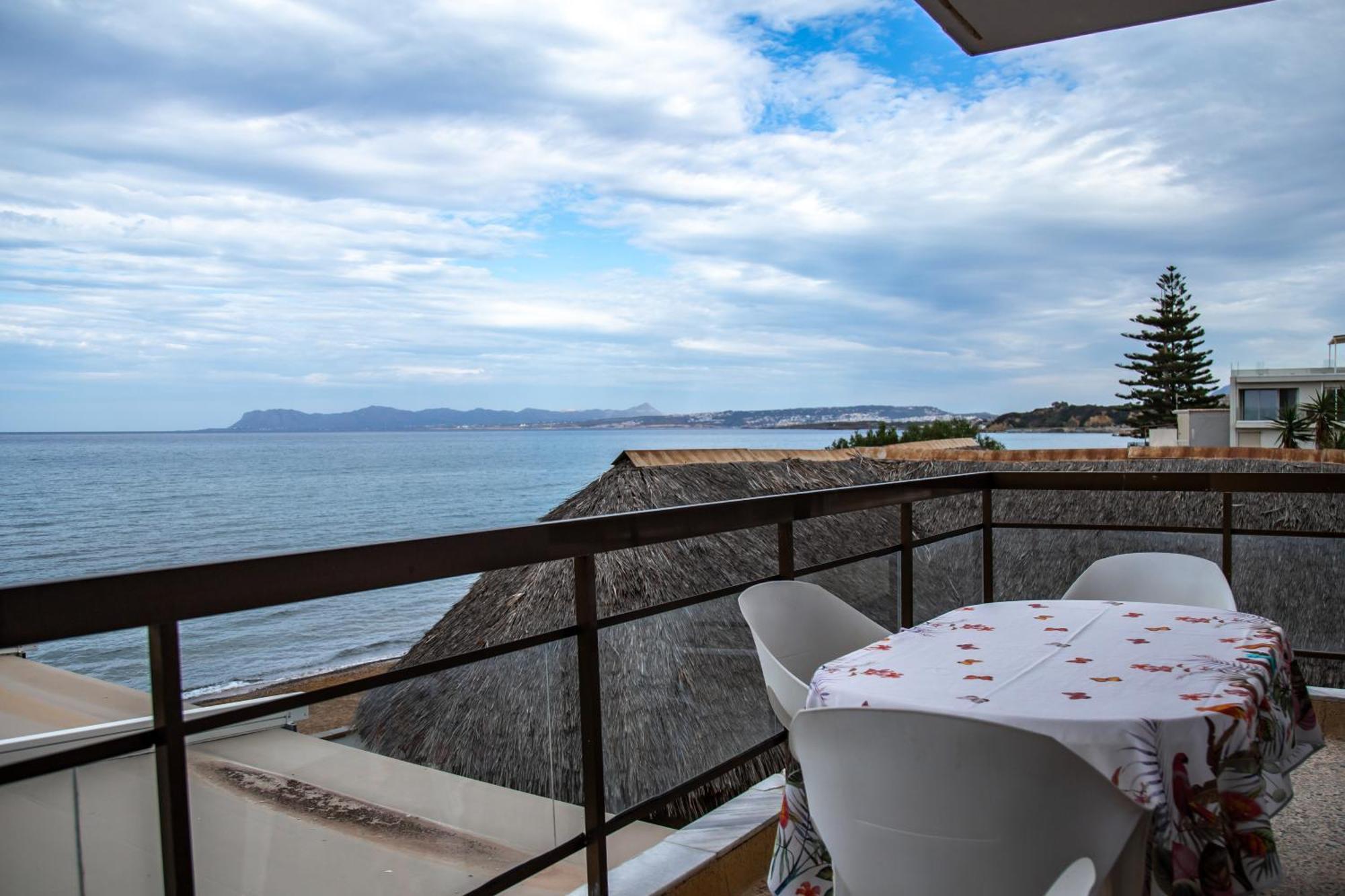 Nefeli Rooms Agia Marina  Ngoại thất bức ảnh