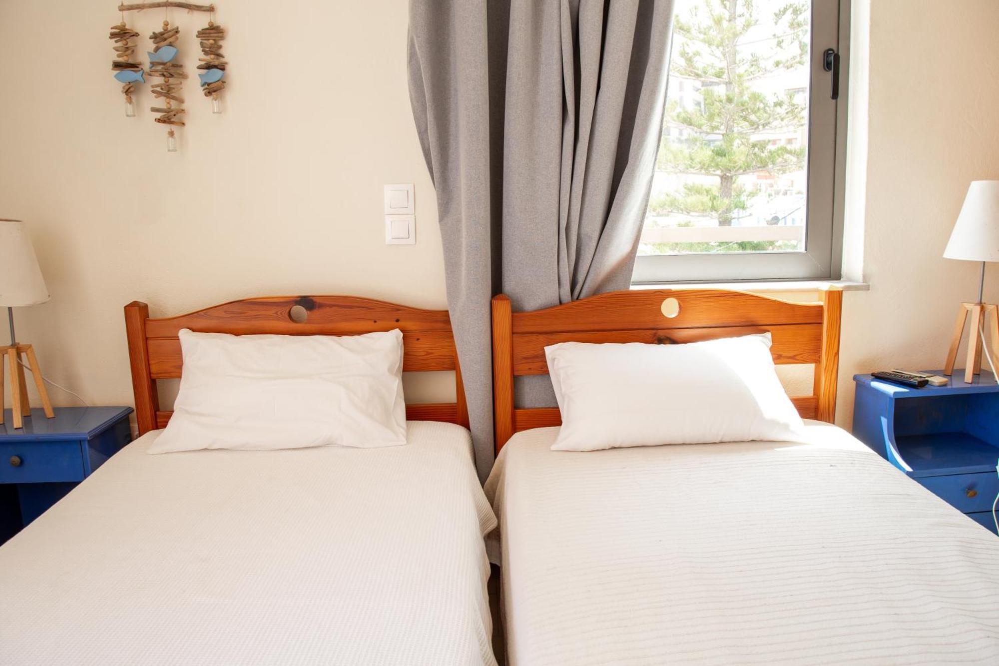 Nefeli Rooms Agia Marina  Ngoại thất bức ảnh