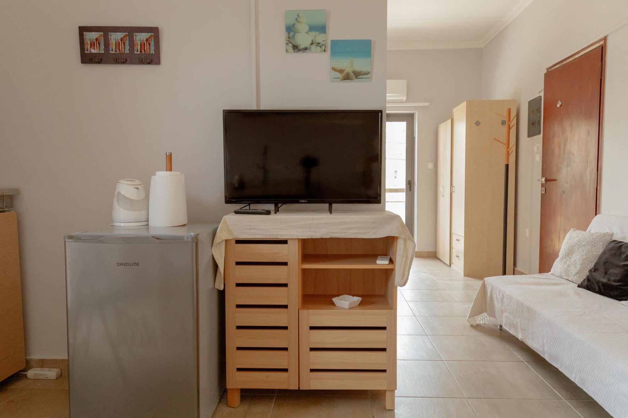 Nefeli Rooms Agia Marina  Ngoại thất bức ảnh
