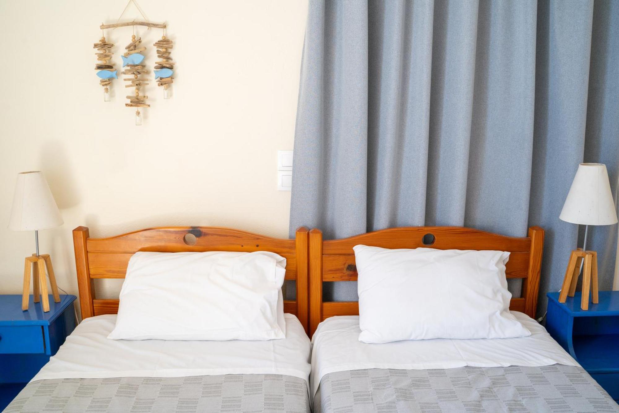 Nefeli Rooms Agia Marina  Ngoại thất bức ảnh