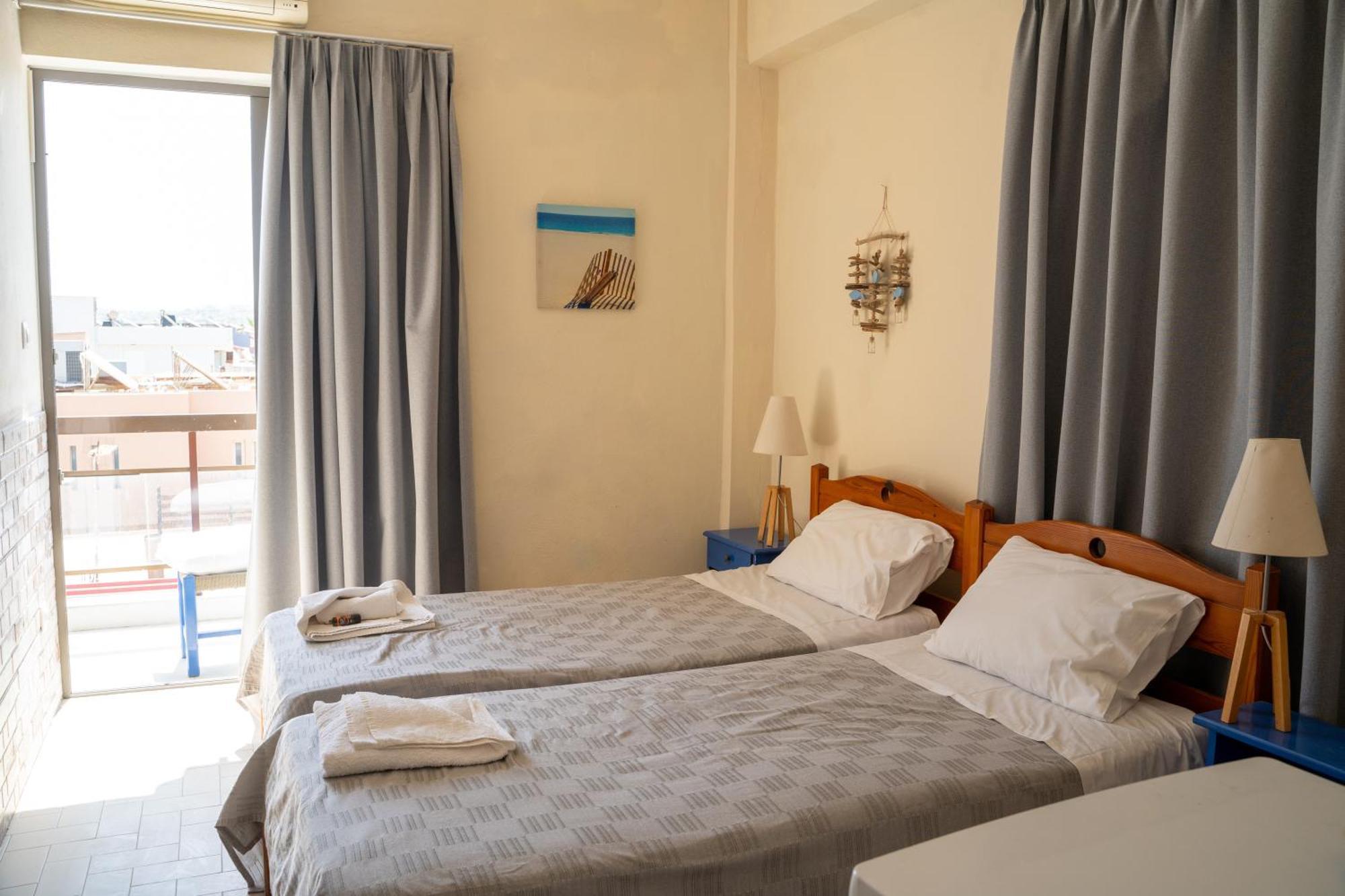 Nefeli Rooms Agia Marina  Ngoại thất bức ảnh