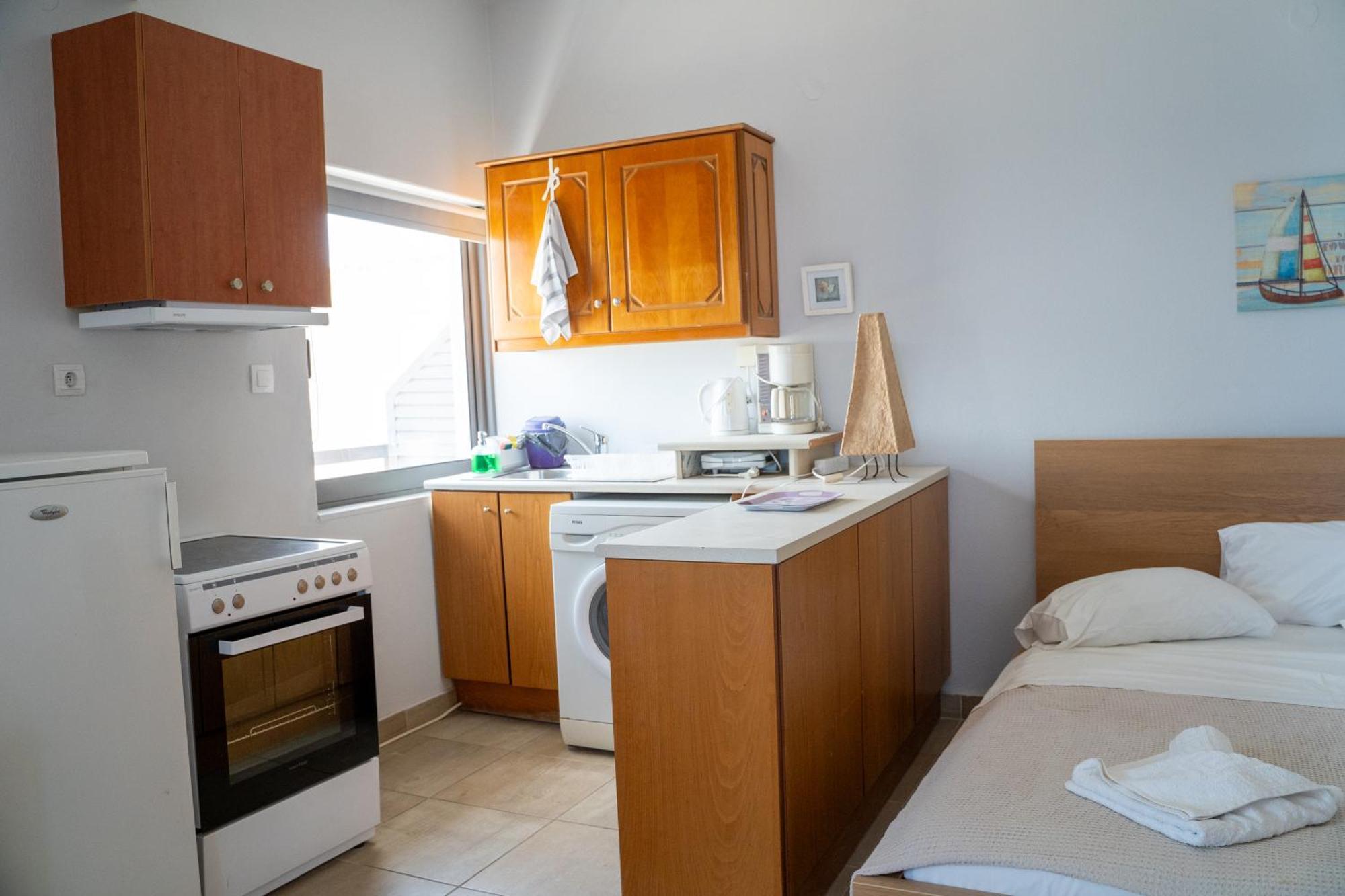 Nefeli Rooms Agia Marina  Ngoại thất bức ảnh
