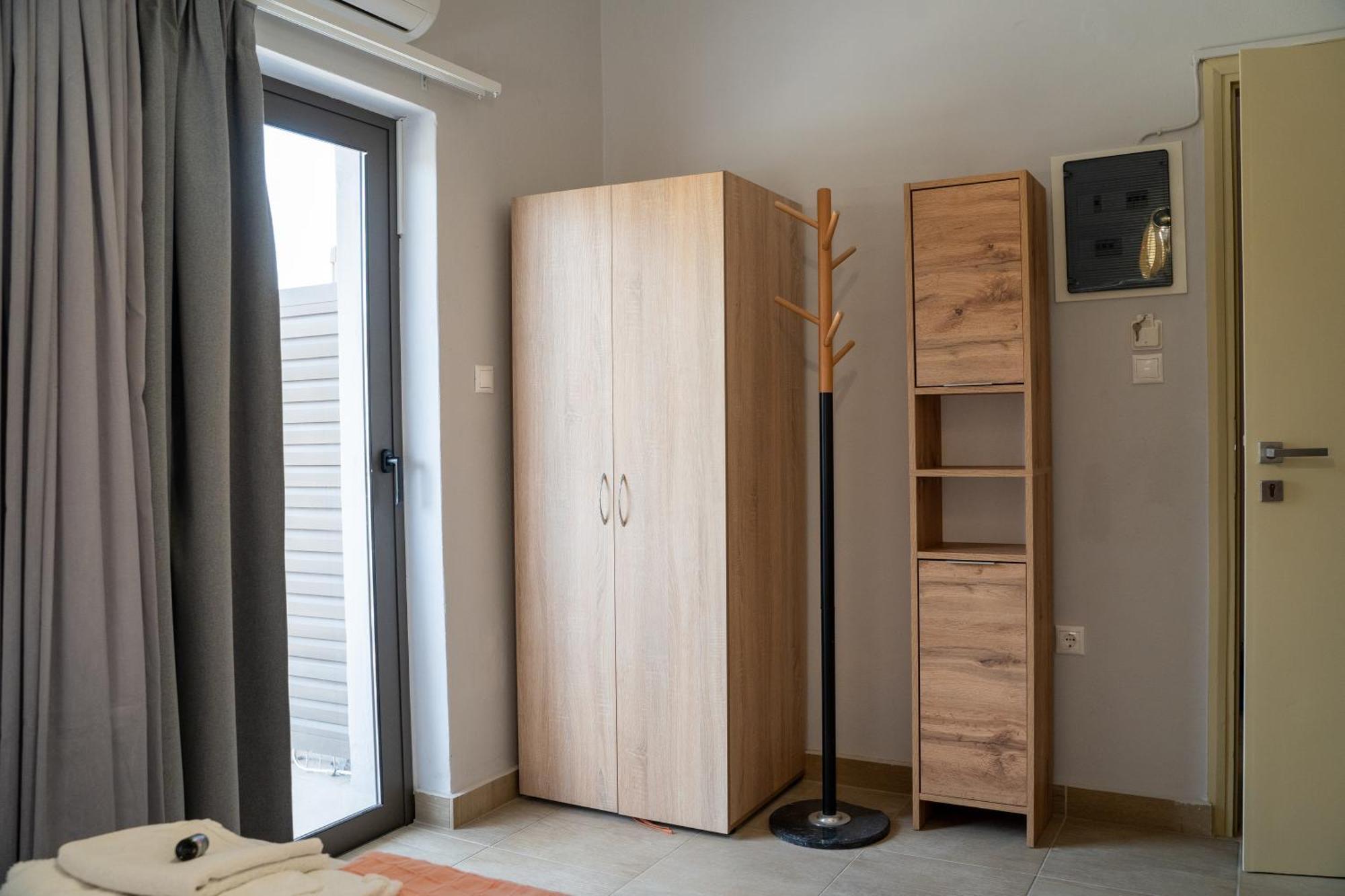 Nefeli Rooms Agia Marina  Ngoại thất bức ảnh
